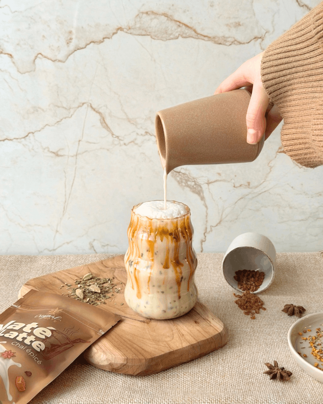 Maté Latte Chaï avec mousse de lait onctueuse - Recette de boisson chaude réconfortante et bio