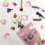 Moment détente avec une infusion de maté floral lavande et rose - Boisson relaxante bio